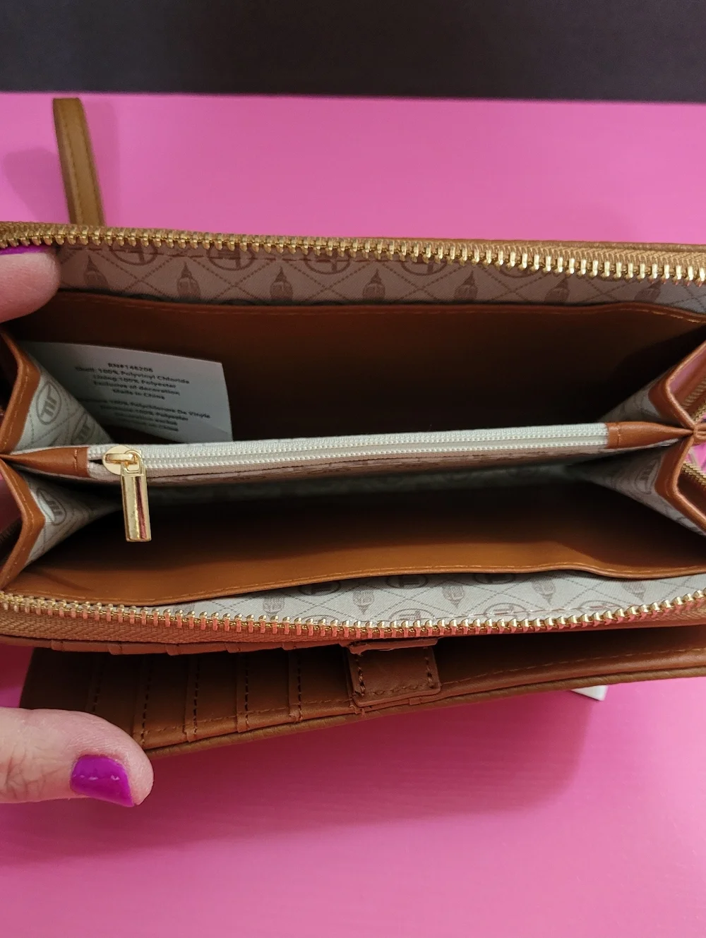 London Fog Pebbled Wristlet Wallet Single Zip Around Front Flap Tan NWT (0762)